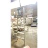 Image 2 : 2 5' ALUMINUM STEPLADDERS