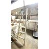 Image 3 : 2 5' ALUMINUM STEPLADDERS