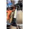 Image 2 : 2 3M HOT MELT APPLICATORS AND 2 BOXES OF 3M HOT MELT ADHESIVE