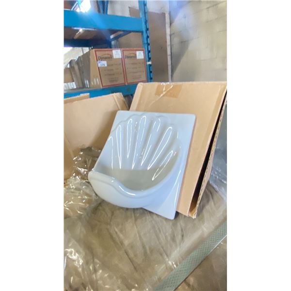 PALLET OF WHITE SHELL SOAP DISHES; 18 PIECES PER BOX, APPROX 18 BOXES