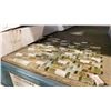 Image 2 : 8 BOXES OF 12X12" MOSAIC TILE IN ARV-GLT1530-GLD, 12 SHEETS PER BOX