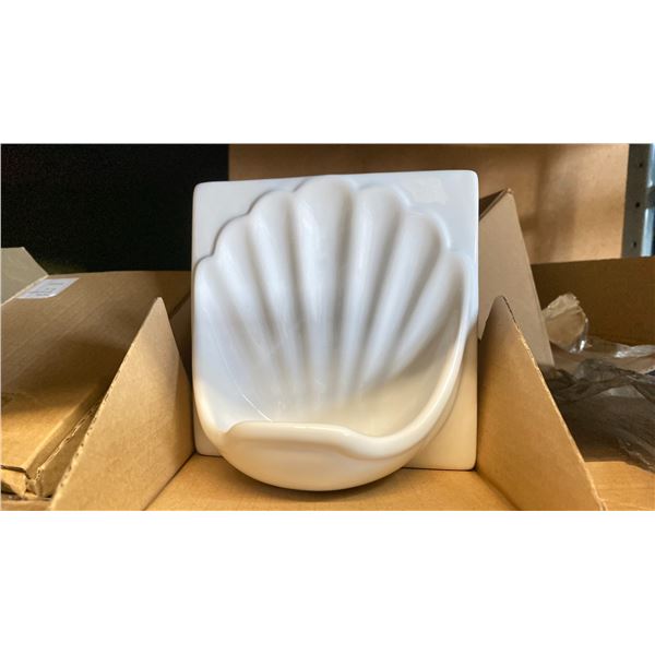 PALLET OF WHITE SHELL SOAP DISHES; 24 PIECES PER BOX, APPROX 24 BOXES