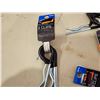 Image 2 : 632 -- 8 SOFT WHITE FLOODLIGHTS AND BOX OF SOFT VINYL GRIP CLIPS