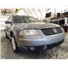 Image 8 : 25-- 2004 VW PASSAT, GREY, 265569 KMS, FRONT WHEEL DRIVE