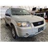 Image 8 : 123 -- 2005 FORD ESCAPE, SILVER, 208759 KMS, 4X4