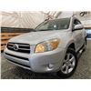 Image 1 : 107 -- 2007 TOYOTA RAV 4, SILVER, 192881 KMS, FOUR WHEEL DRIVE