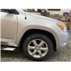 Image 25 : 107 -- 2007 TOYOTA RAV 4, SILVER, 192881 KMS, FOUR WHEEL DRIVE
