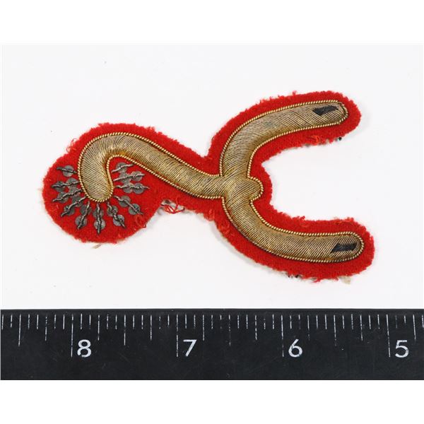 #427 EARLY RCMP ROUGH RIDER BADGE GOLD WIRE RED