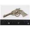 Image 1 : #1000 VINTAGE REVOLVER METAL JEWELRY PENDANT