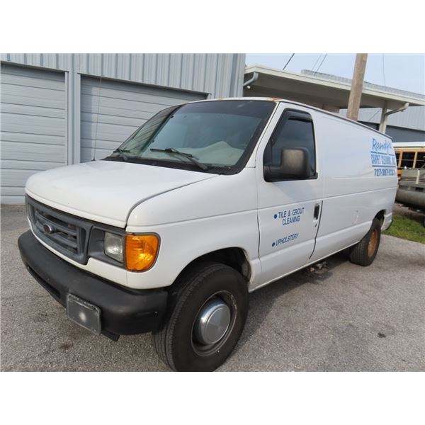 2004 Ford E250 6-Dr, Carpet Cleaning Rig Van