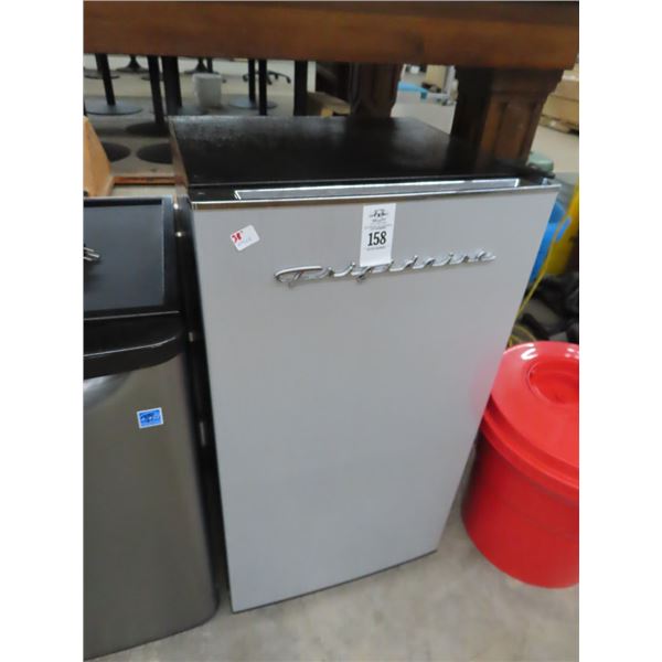 Frigidaire Vintage Style Bar Ref. - (38 Degrees)