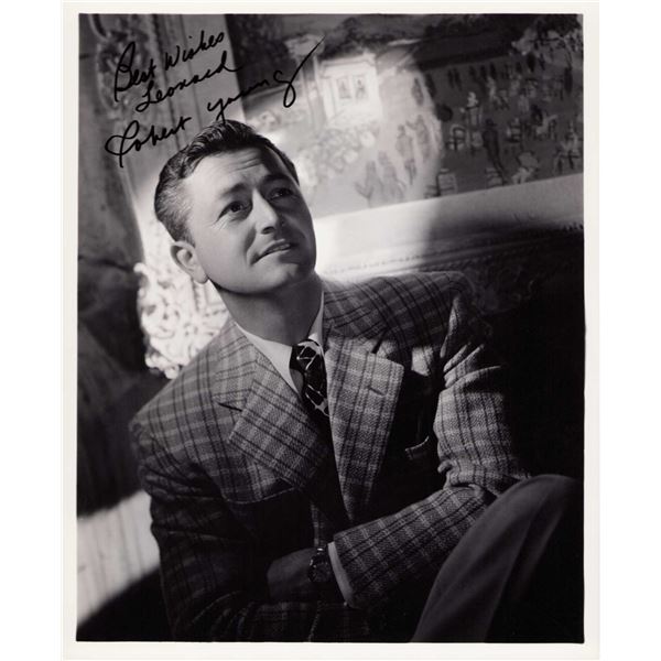 Robert Young signed photo