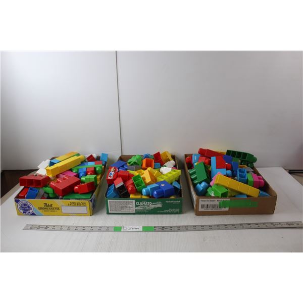 239 Mega Blocks Pieces