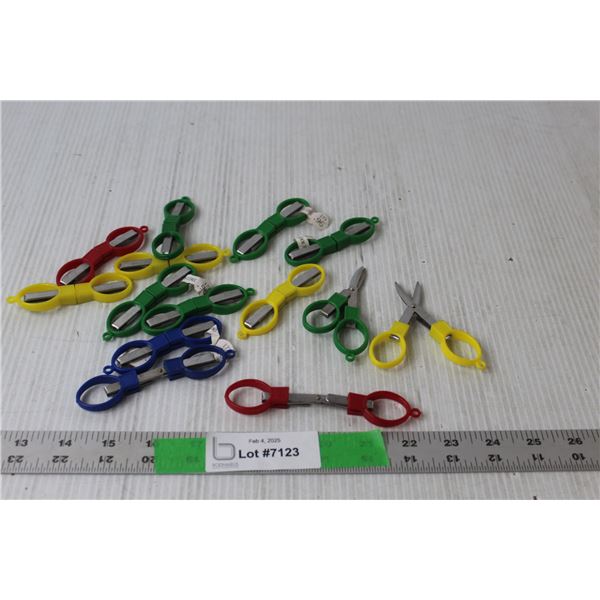 (14) Pieces of Plastic Folding Scissors