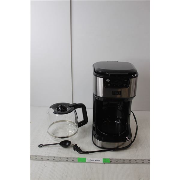 Tru Coffee Maker with Pot, Powers On
