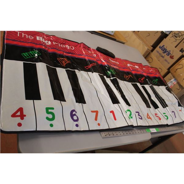 FAO 70 Inch Step Piano, Working