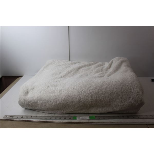White King Size Polyester Blanket, Some Staining