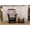 Image 1 : *Rocking Cushion Chair 38'' x 23'' x 28'' with Gliding Foot Stool 18'' x 18'' x 13'' - Missing Cushi