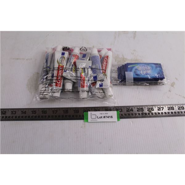 (17) Travel Size Colgate Toothpaste (Unused), (14) Oral-B Brush-Ups (NIB)