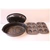 Image 2 : Enamel Roaster, Muffin Tins, Lid, Camera, Bowling Ball