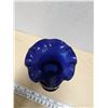 Image 3 : 7-1/2" art glass vase - dark blue