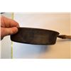 Image 2 : 10" cast skillet