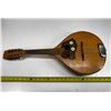 Image 1 : Mandolin.