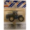 Image 2 : 1/64 New Holland toy tractor