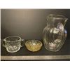 Image 3 : 2 Glass vases