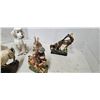Image 3 : box hot figurine lady, dog, rabbits (some chips)