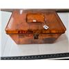 Image 1 : Brown plastic sewing box with contents