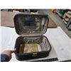 Image 2 : Laurentia deluze case with mirror, brush, comb & 5 pc bintage nylons