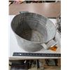Image 1 : Round galvanized tub