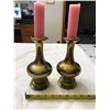 Image 1 : Two brass candle holders. Base 3.5” (9.5 cm) wide x 8.75” (22.5 cm) tall. Excellen