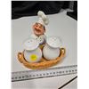 Image 1 : Vintage chef baker with salt & pepper shakers (small chip)
