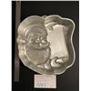 Image 2 : Wilton Santa cake pan -1982