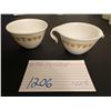 Image 2 : Vintage Pyrex / Corelle - Butterfly Gold