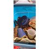 Image 2 : tote of kitchenware
