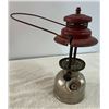 Image 1 : 1942 B Model 242B Vintage Coleman Lantern
