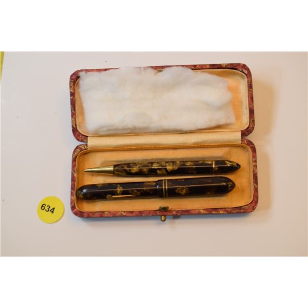 nice fountain pen and pencil set