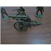 Image 3 : vintage metal cannon with 3 soldiers