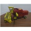 Image 2 : ertl new holland combine