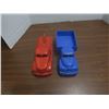 Image 2 : 2 plastic trucks