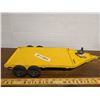 Image 1 : yellow trailer with winch