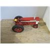 Image 2 : ertl IHC 560 tractor 2 point hitch