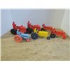 Image 2 : 6 plastic tractors