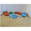 Image 2 : 5 plastic trucks