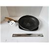 Image 1 : 2 Cast pans