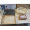 Image 2 : two trays and a basket and jewelry box