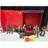 Image 1 : 10 action figures from TMT with carrying case